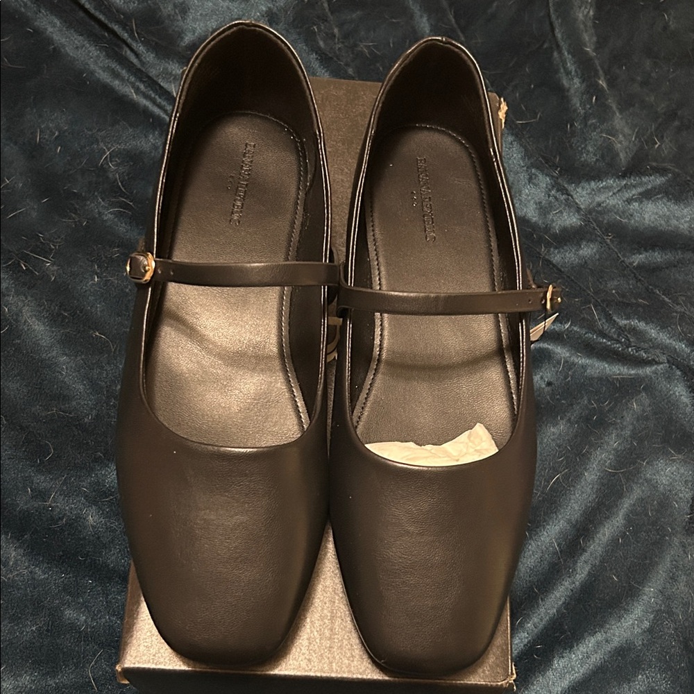 Banana Republic Black Strap Flats